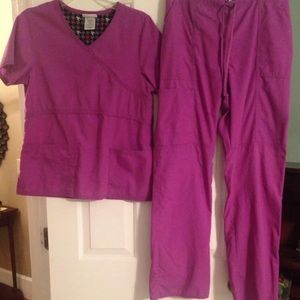 Women’s scrub set shirt small pants medium